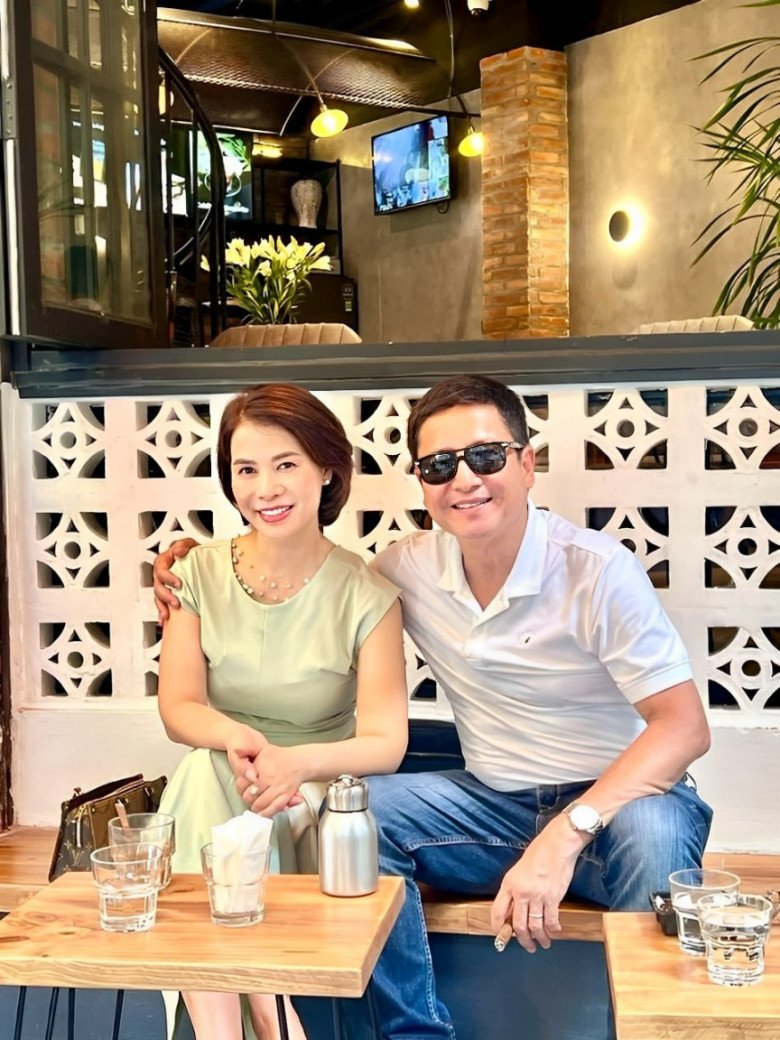 Cách xưng hô đặc biệt và mối quan hệ của con trai NSƯT Chí Trung với bạn gái trẻ đẹp của bố- Ảnh 3.