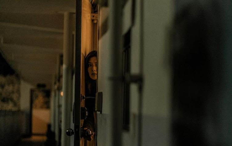 Một bộ phim kinh dị đang gây sốt phòng vé Hàn: Khi âm thanh trở thành kẻ sát nhân không dáng hình- Ảnh 4.