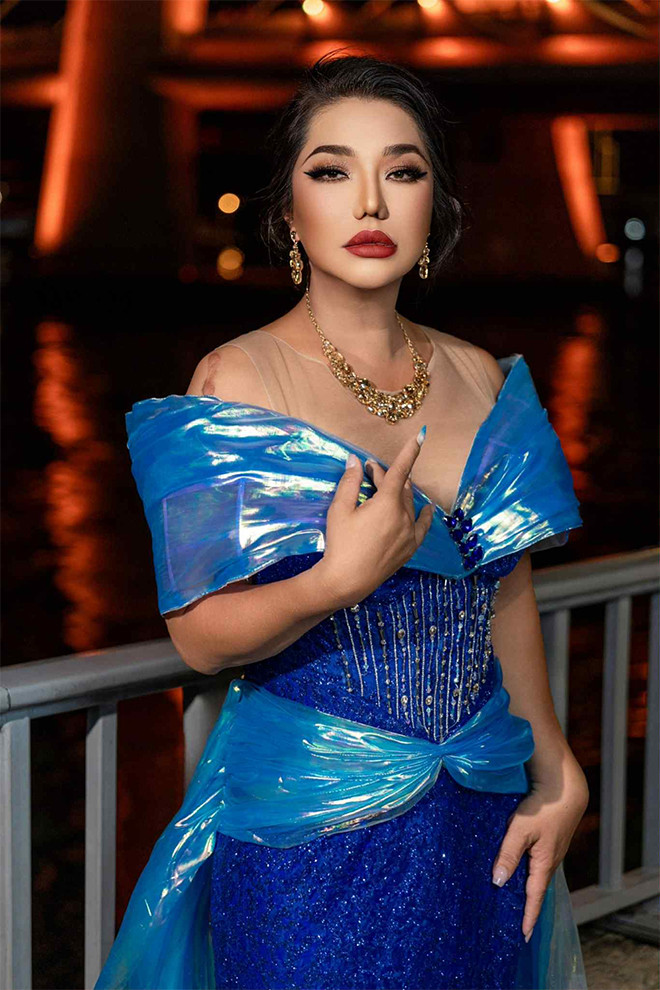 Sao Vbiz bị rối loạn tinh thần sau khi phẫu thuật chuyển giới, suy sụp vì chồng mất do u não- Ảnh 2.