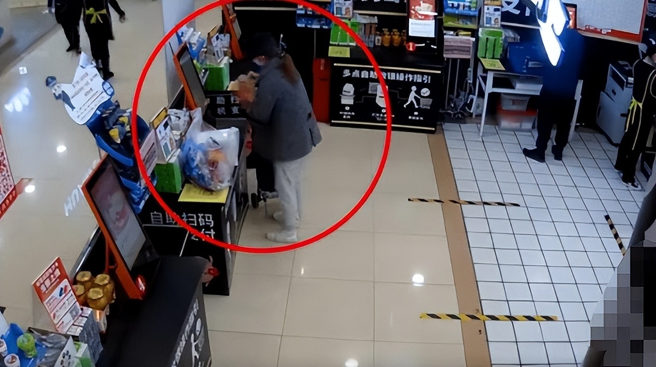 Người phụ nữ vào siêu thị chỉ mua trứng nhưng lại bị cảnh sát bắt giữ: Lộ chiêu thức tinh vi chiếm đoạt gần 345 triệu đồng- Ảnh 2. Người phụ nữ vào siêu thị chỉ mua trứng nhưng lại bị cảnh sát bắt giữ: Lộ chiêu thức tinh vi chiếm đoạt gần 345 triệu đồng- Ảnh 2.