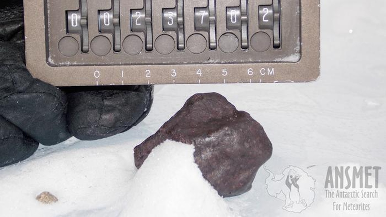 Vật thể rơi xuống Nam Cực làm thay đổi lịch sử Trái Đất- Ảnh 1. Vật thể rơi xuống Nam Cực làm thay đổi lịch sử Trái Đất- Ảnh 1.