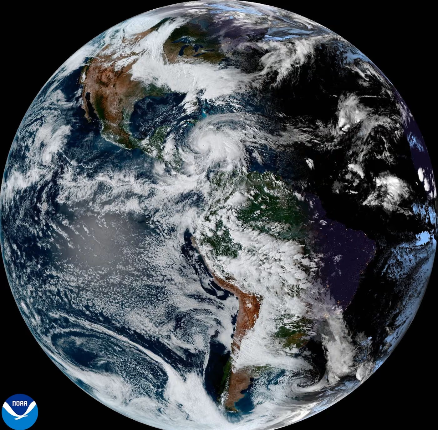 Siêu bão Melissa mạnh nhất từ thế kỷ XIX đi vào vùng Caribe, tàu chiến Mỹ khẩn cấp di chuyển- Ảnh 2.