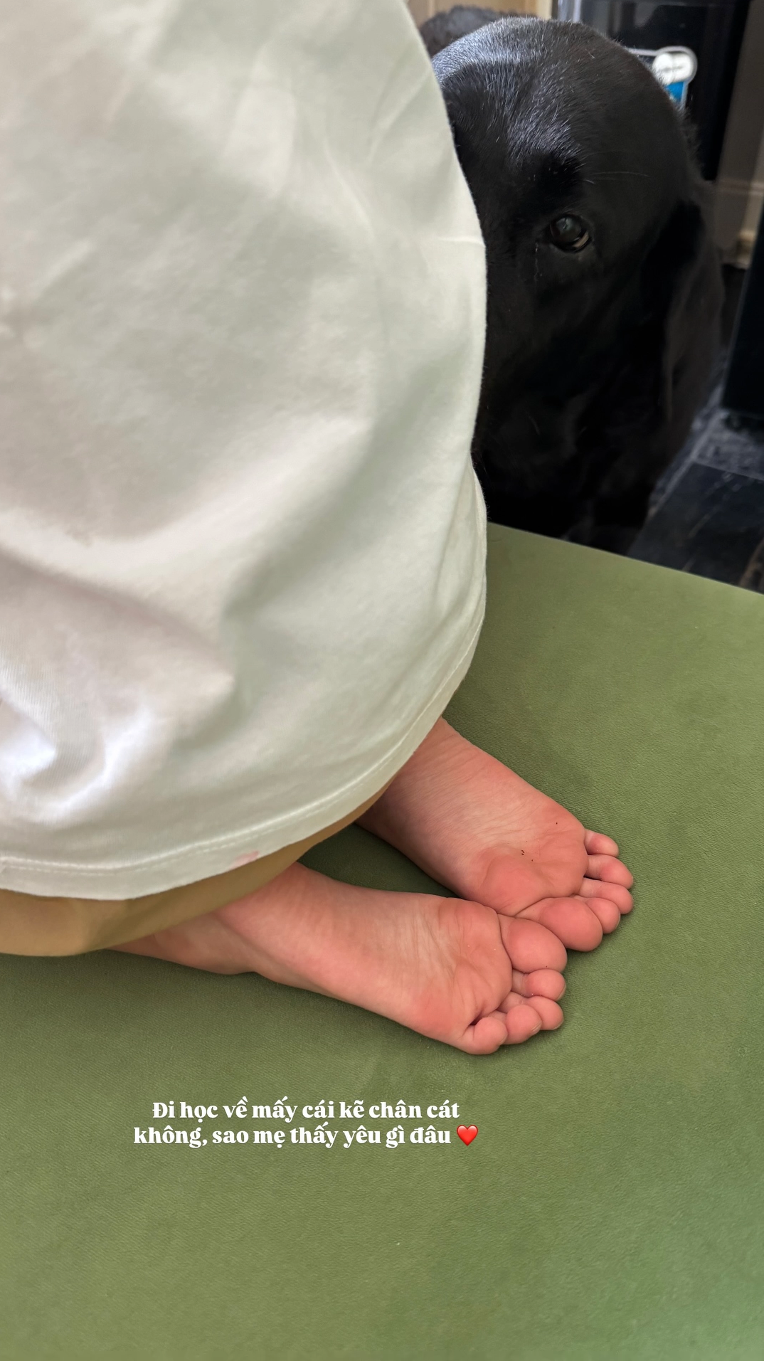 Phản ứng của Tăng Thanh Hà khi nhìn thấy con đi học về với đôi chân lấm lem đất- Ảnh 1.