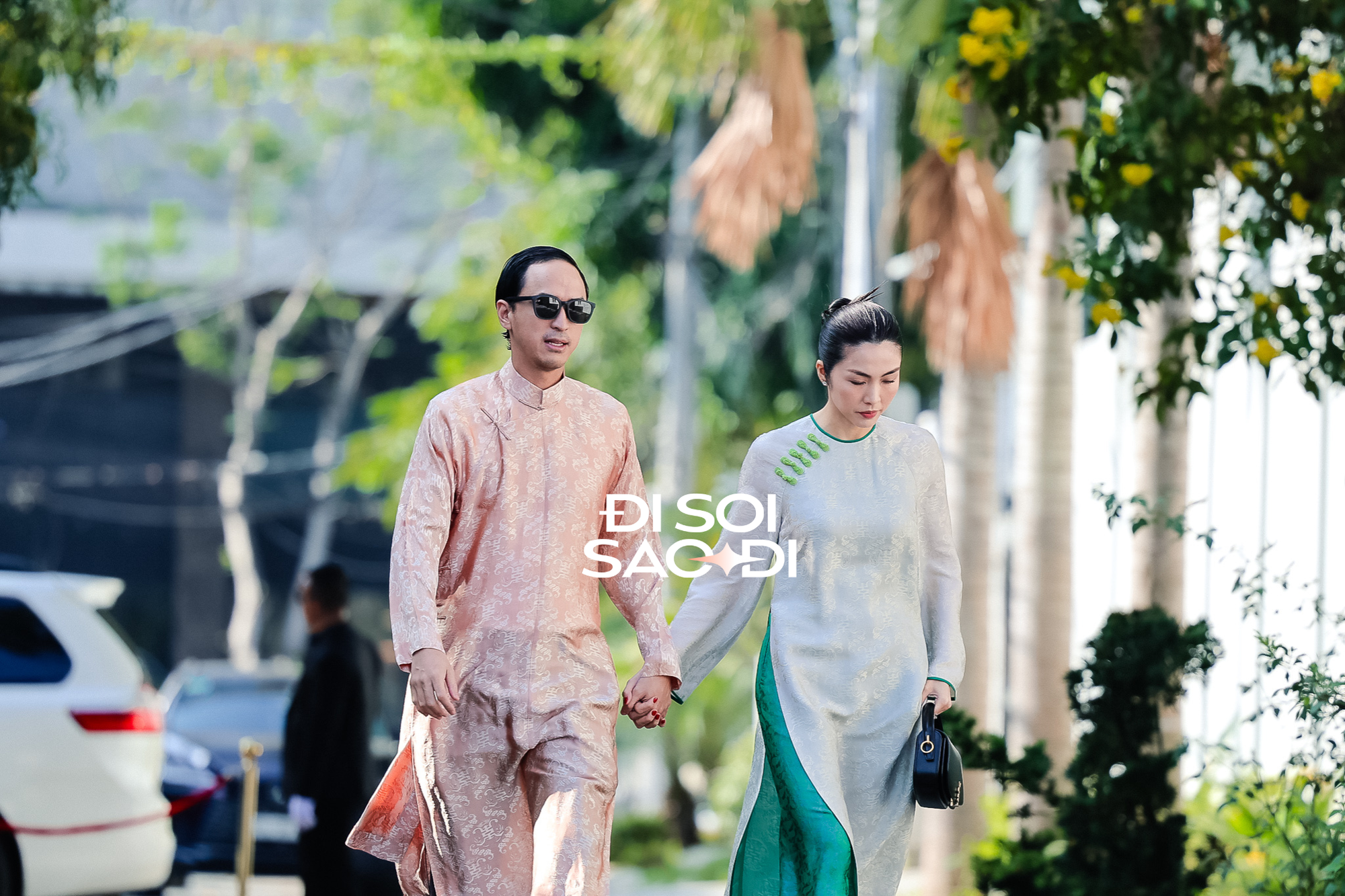 Tăng Thanh Hà nắm chặt tay Louis Nguyễn lộ diện tại đám cưới em gái, visual đỉnh như bìa tạp chí- Ảnh 1. Tăng Thanh Hà nắm chặt tay Louis Nguyễn lộ diện tại đám cưới em gái, visual đỉnh như bìa tạp chí- Ảnh 1.