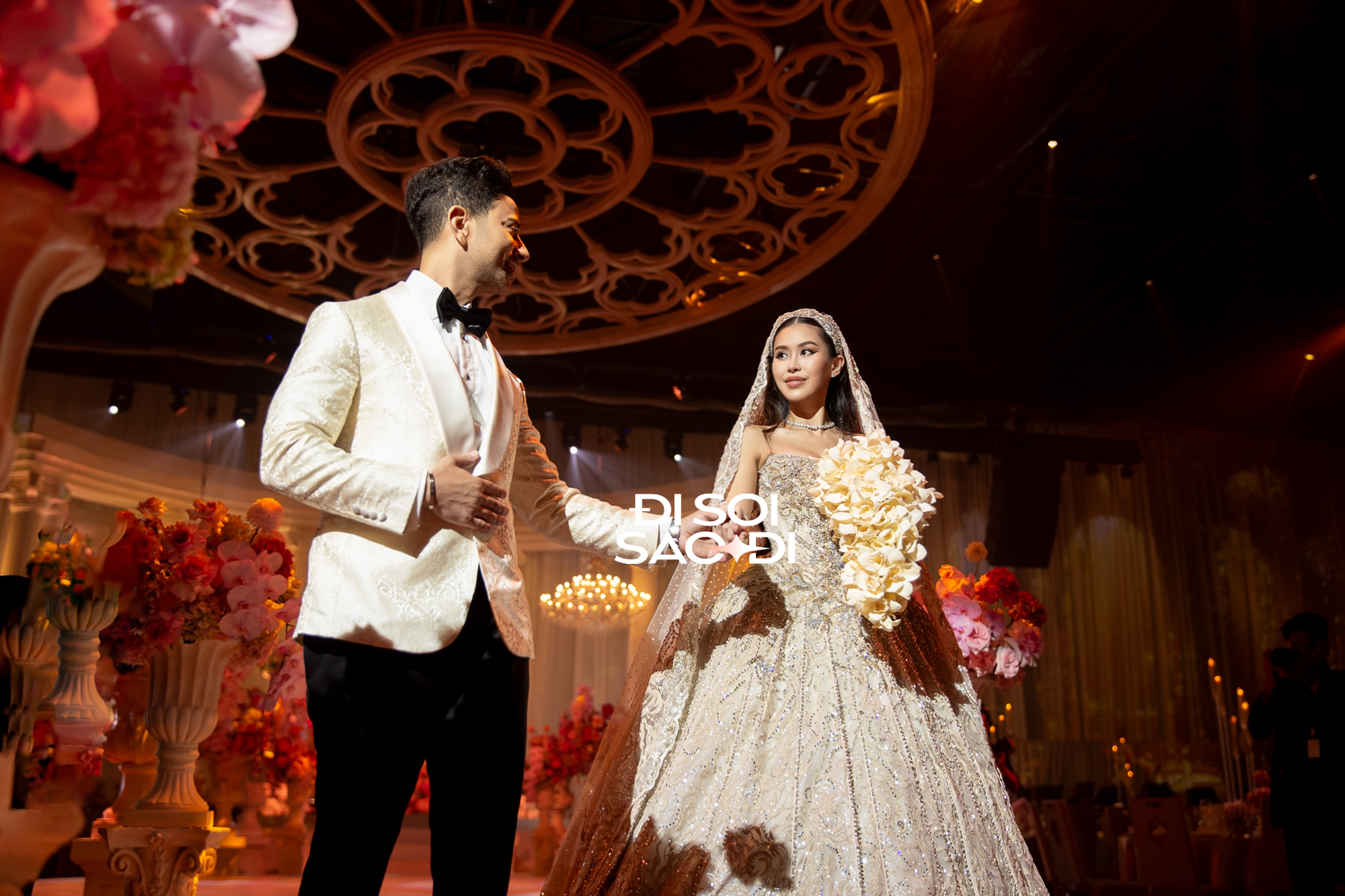 Ái nữ nhà tỷ phú Johnathan Hạnh Nguyễn hoá công chúa trong lễ cưới, visual bùng nổ bên cạnh chồng gốc Dubai- Ảnh 4.