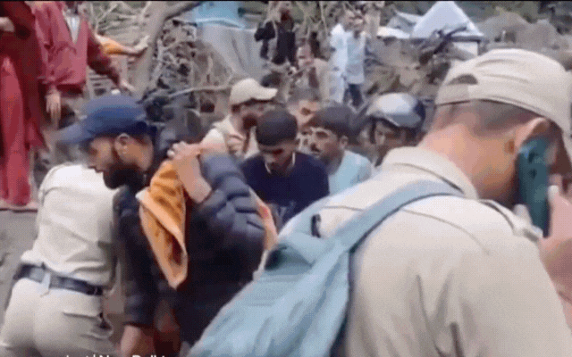 Người dân đang ăn trưa thì bị cuốn trôi: Lũ quét kinh hoàng khiến ít nhất 56 người chết, 80 người mất tích ở Ấn Độ- Ảnh 2.