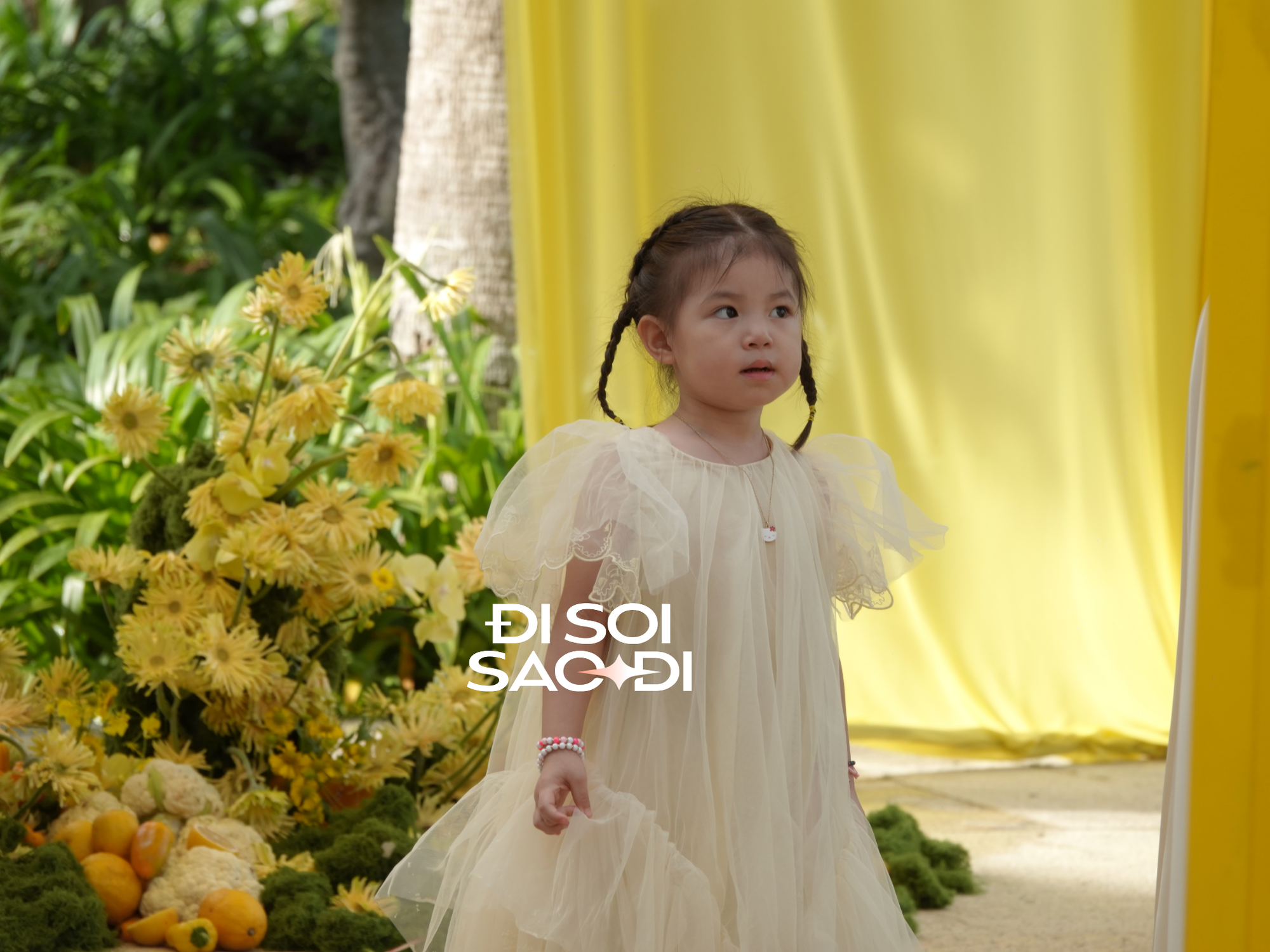 Đám cưới Kai Đinh và vợ gia thế khủng: Dâu rể lộ diện cực đẹp đôi, không gian tiệc đẹp như mơ- Ảnh 6.