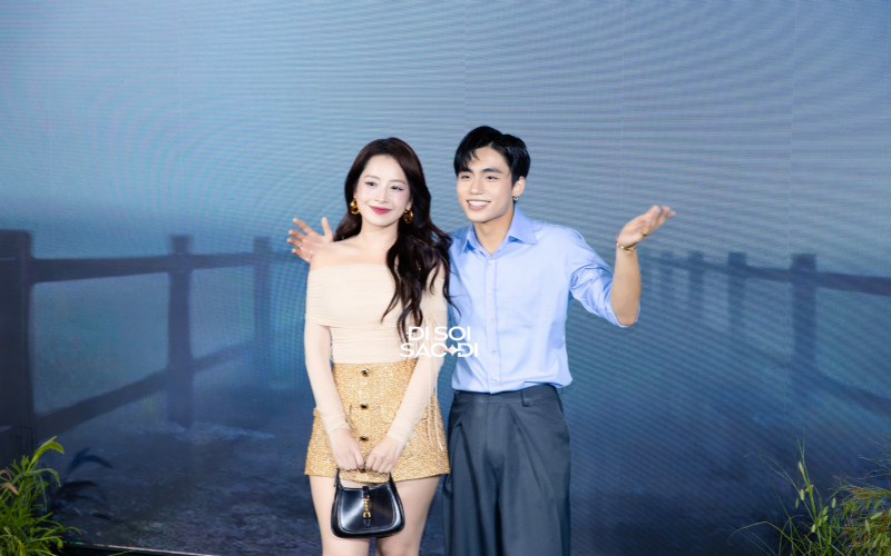 AMEE gây tranh cãi thái độ thiếu lịch sự vì lặp đi lặp lại 1 hành động khiến em trai Sơn Tùng sượng trân- Ảnh 7.