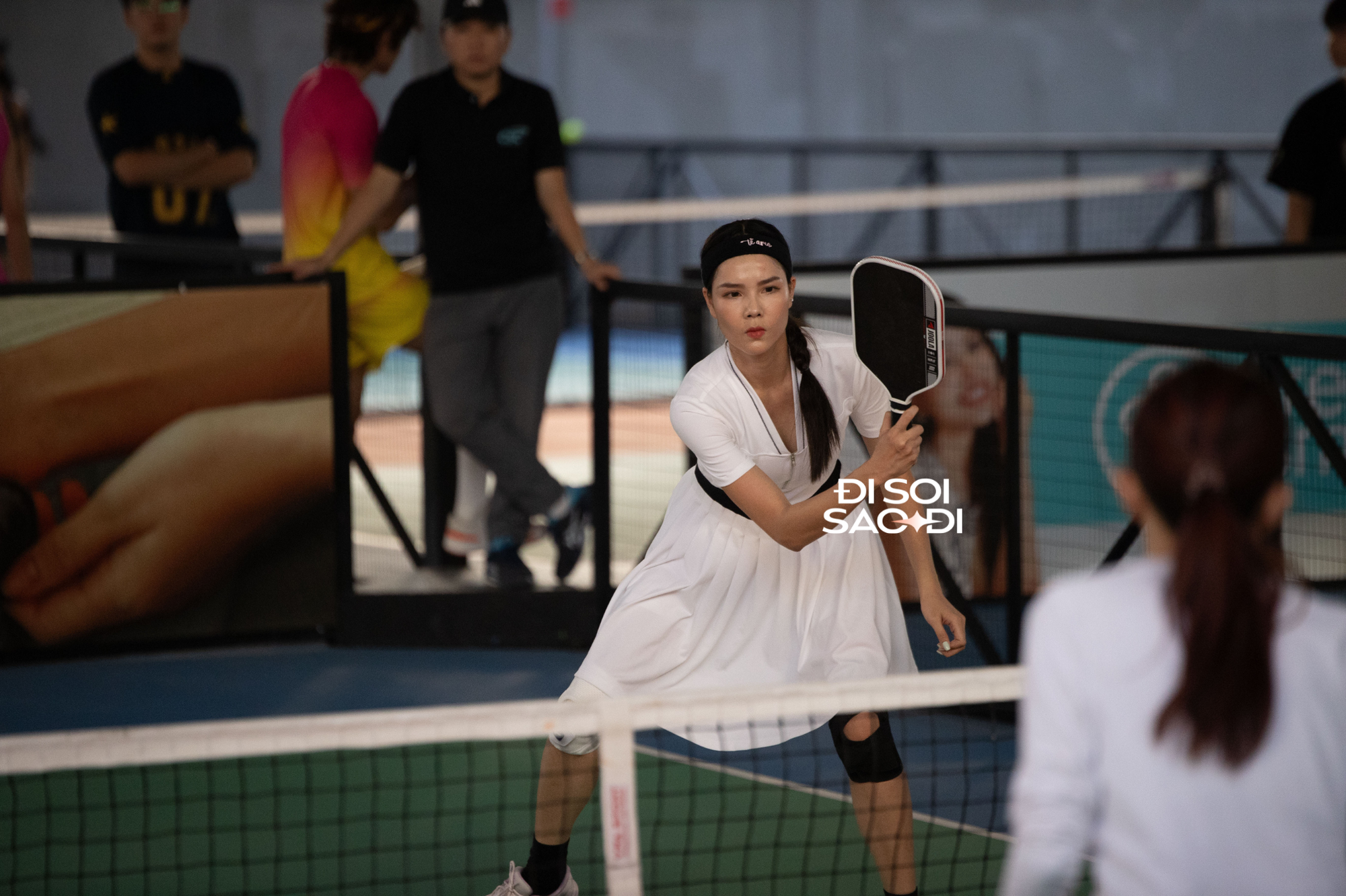 Hình ảnh gây bất ngờ của sao nữ Vbiz vài phút trước cú ngã gãy xương đùi trên sân pickleball- Ảnh 2.