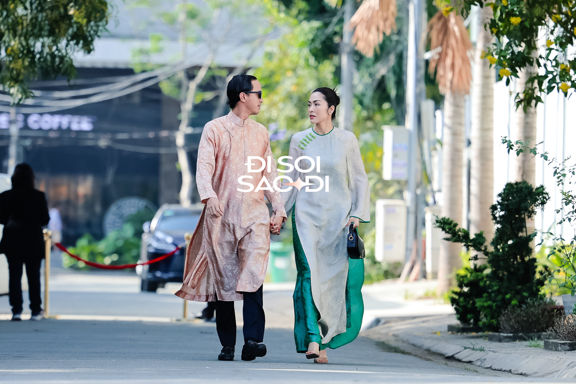 Tăng Thanh Hà nắm chặt tay Louis Nguyễn lộ diện tại đám cưới em gái, visual đỉnh như bìa tạp chí- Ảnh 2. Tăng Thanh Hà nắm chặt tay Louis Nguyễn lộ diện tại đám cưới em gái, visual đỉnh như bìa tạp chí- Ảnh 2.