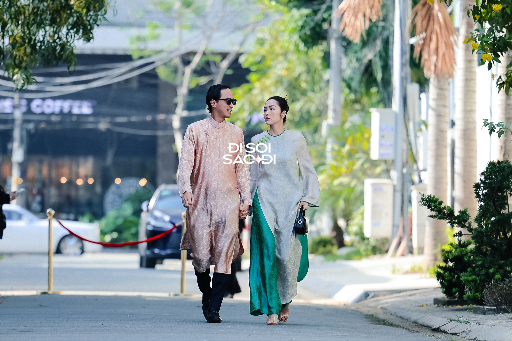 Tăng Thanh Hà nắm chặt tay Louis Nguyễn lộ diện tại đám cưới em gái, visual đỉnh như bìa tạp chí- Ảnh 3. Tăng Thanh Hà nắm chặt tay Louis Nguyễn lộ diện tại đám cưới em gái, visual đỉnh như bìa tạp chí- Ảnh 3.