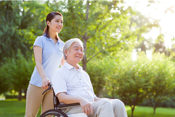 Cô gái thuê trọ suốt 3 năm, thấy chủ nhà bị đột quỵ liền ứng trước 200 triệu cứu mạng, 2 tháng sau nhận được 1 mảnh giấy: