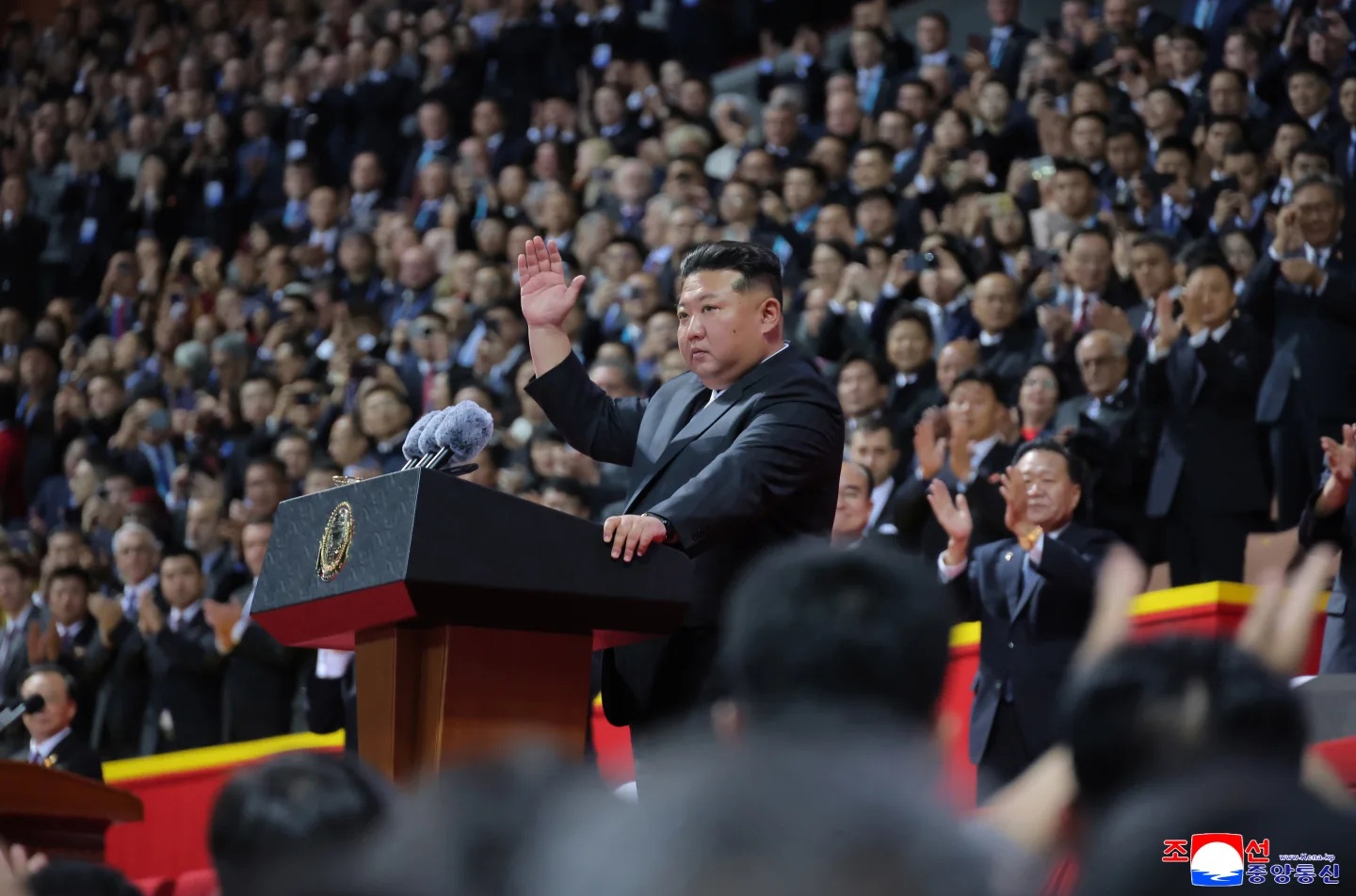 Chùm ảnh: Triều Tiên duyệt binh trong đêm kỷ niệm 80 năm ngày thành lập Đảng Lao động- Ảnh 4.