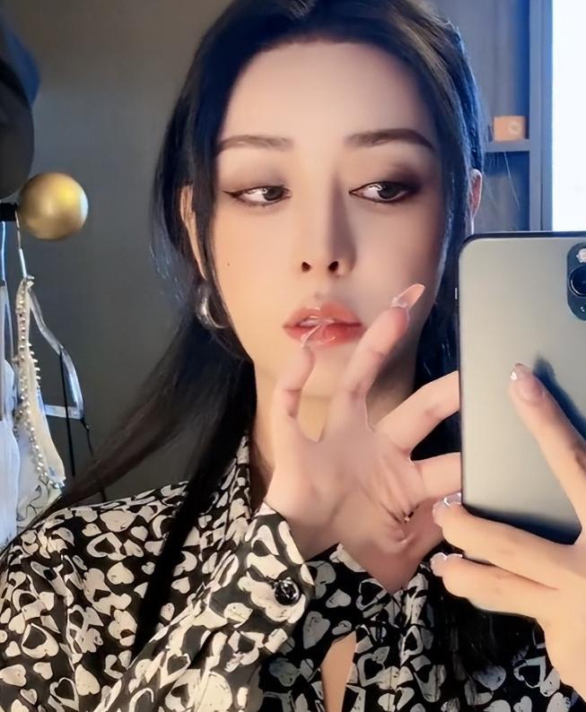 30 tỷ, 8 năm phẫu thuật, làm đám cưới với bác sĩ thẩm mỹ, số phận hot girl xinh đẹp nay ra sao?- Ảnh 8.