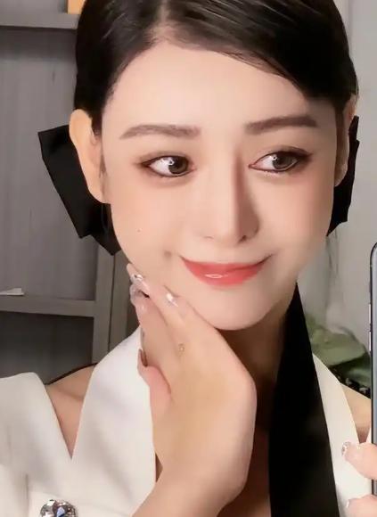 30 tỷ, 8 năm phẫu thuật, làm đám cưới với bác sĩ thẩm mỹ, số phận hot girl xinh đẹp nay ra sao?- Ảnh 5.