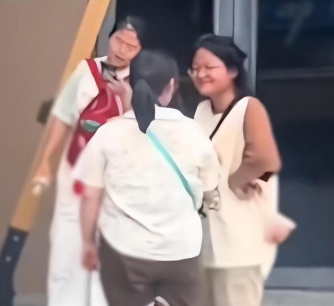 Giả vờ bị cụ ông 70 tuổi quấy rối để