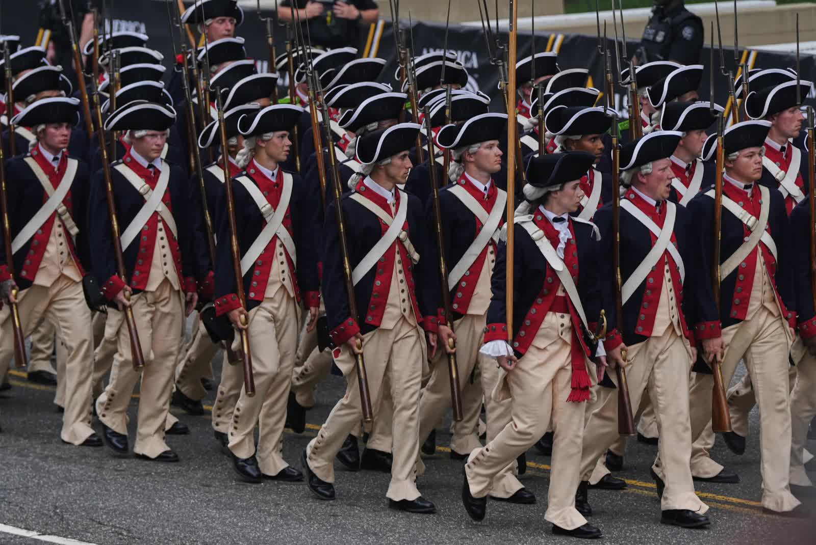 Mỹ duyệt binh rầm rộ bất chấp thời tiết xấu- Ảnh 9.