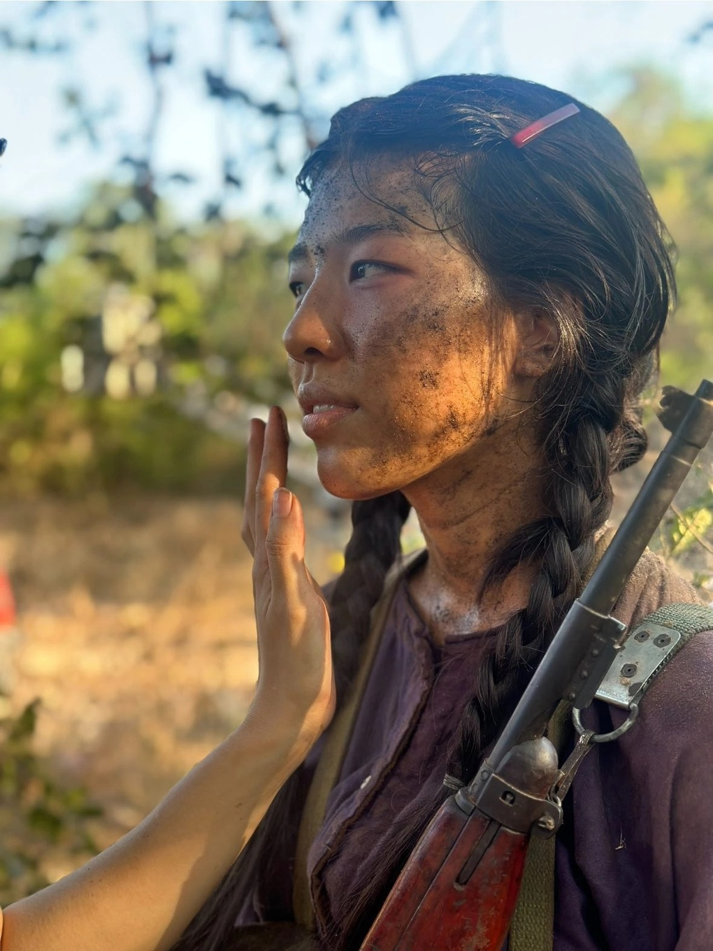 Mỹ nhân Việt duy nhất đổi đời nhờ liên tục làm rơi đồ, đẹp như hoa như ngọc cứ xuất hiện là bùng nổ visual- Ảnh 3.