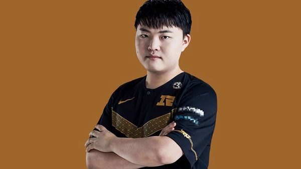 LMHT: Sự nghiệp livestream của Uzi rơi vào bế tắc, fan khẳng định là do chính anh tự gây ra uzi stream 2 wnxqjpg