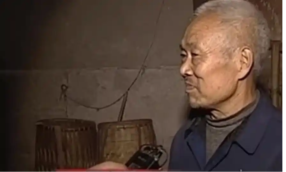 Một nông dân nghèo trình báo bị trộm mất 3 bao tải đựng 11 tỷ đồng tiền mặt: Cảnh sát bắt được kẻ cắp, chủ lại không dám đòi tiền- Ảnh 1. Một nông dân nghèo trình báo bị trộm mất 3 bao tải đựng 11 tỷ đồng tiền mặt: Cảnh sát bắt được kẻ cắp, chủ lại không dám đòi tiền- Ảnh 1.