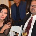 Nữ ca sĩ bị cười vì ôm nồi cơm điện sang châu Âu và cái kết bất ngờ va la nguoi co hoc thuc 1738234381337782870816 8 0 383 600 crop 17382345191851155597371 1738248559040 1738248561562760870190 0 0 399 764 crop 17382486216341208375428jpeg