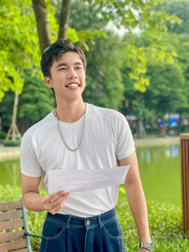 Sao nam Vbiz 4 năm không ai mời đóng phim vì kém sắc, lên đời cực gắt chỉ nhờ nói 1 từ- Ảnh 2. Sao nam Vbiz 4 năm không ai mời đóng phim vì kém sắc, lên đời cực gắt chỉ nhờ nói 1 từ- Ảnh 2.