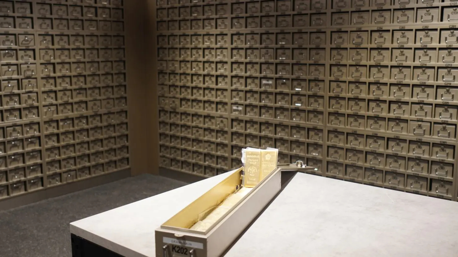 Hé lộ tòa nhà 6 tầng chứa đầy vàng ở Singapore- Ảnh 2.