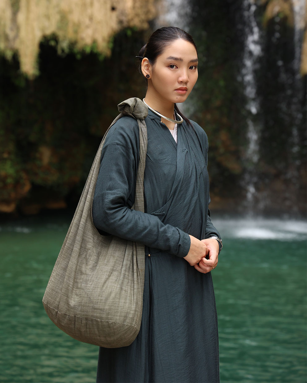 Mỹ nhân Việt mới 17 tuổi đã được săn đón tới tận cửa lớp học, hút 3 triệu view nhờ mặt mộc đẹp tuyệt đối- Ảnh 4. Mỹ nhân Việt mới 17 tuổi đã được săn đón tới tận cửa lớp học, hút 3 triệu view nhờ mặt mộc đẹp tuyệt đối- Ảnh 4.