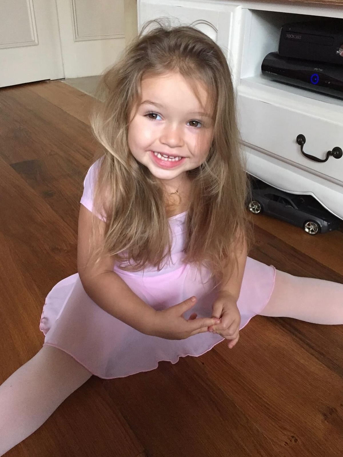 Victoria Beckham xả 19 khoảnh khắc siêu cưng của con út Harper mừng sinh nhật, cậu cả Brooklyn có động thái gì?- Ảnh 1. Victoria Beckham xả 19 khoảnh khắc siêu cưng của con út Harper mừng sinh nhật, cậu cả Brooklyn có động thái gì?- Ảnh 1.