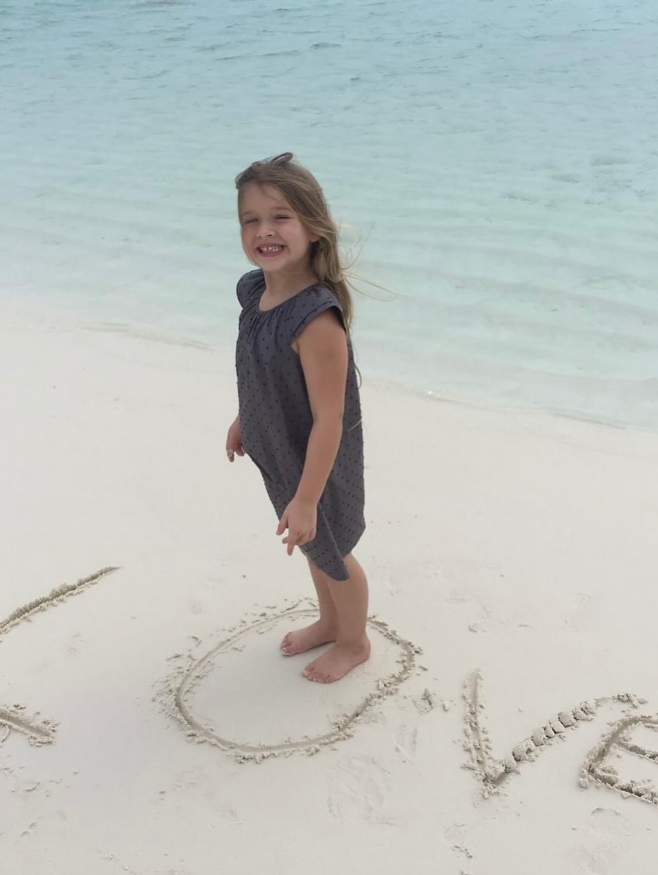 Victoria Beckham xả 19 khoảnh khắc siêu cưng của con út Harper mừng sinh nhật, cậu cả Brooklyn có động thái gì?- Ảnh 7. Victoria Beckham xả 19 khoảnh khắc siêu cưng của con út Harper mừng sinh nhật, cậu cả Brooklyn có động thái gì?- Ảnh 7.