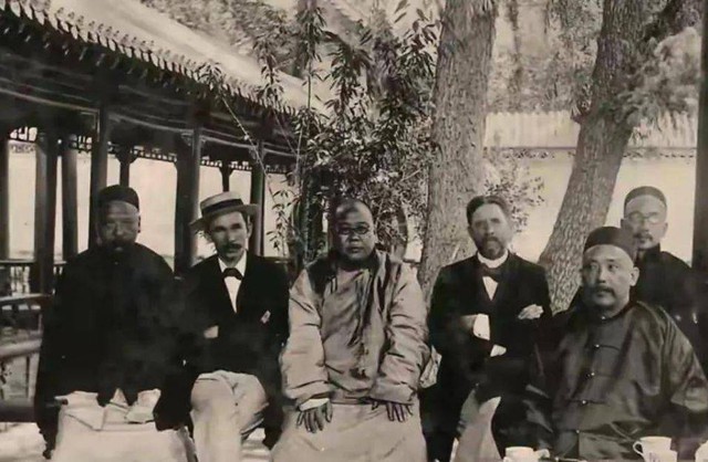 Ảnh hiếm cuối thời Thanh: Từ Hi thái hậu nhiệt tình trong việc này, Lý Liên Anh dùng sào tre chống thuyền- Ảnh 8.