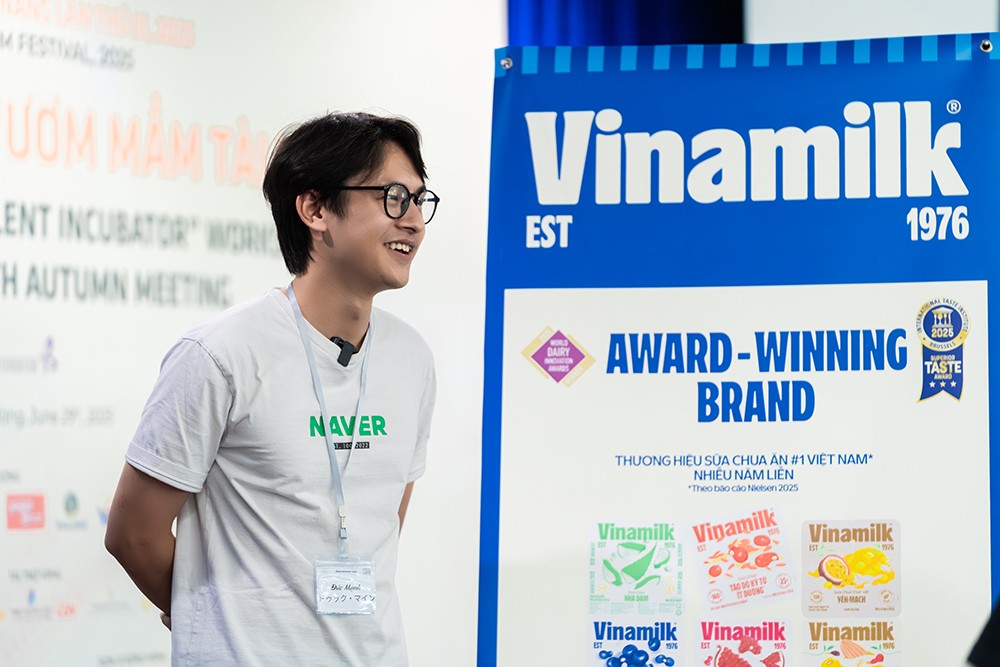 Diễn viên Đức Mạnh tại workshop “Ươm mầm tài năng”.