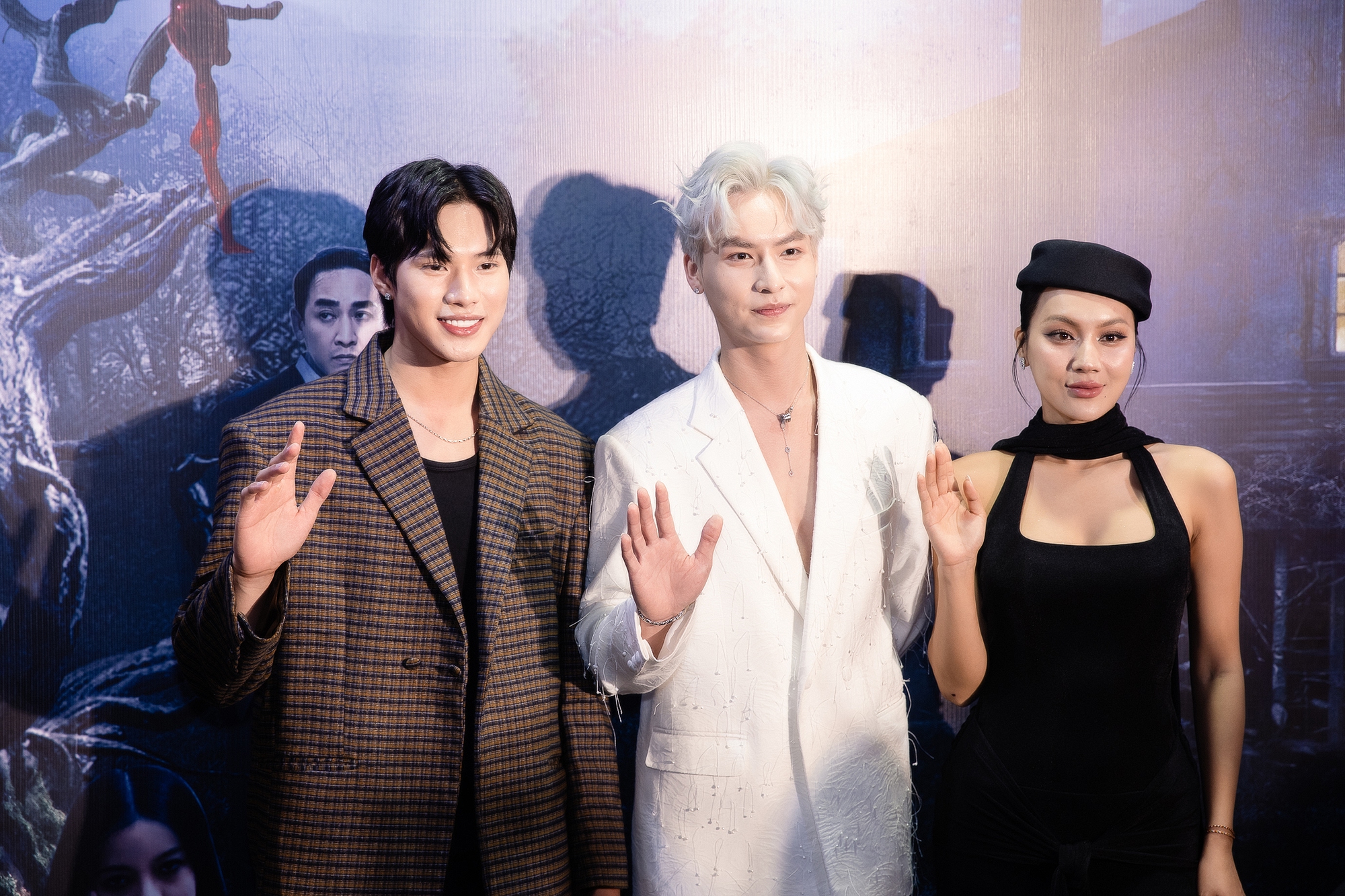 Tuyệt đối đừng xem phim Việt này lúc nửa đêm: Thấy trailer thôi đã rùng mình, nam chính sao mà đẹp thế- Ảnh 8.