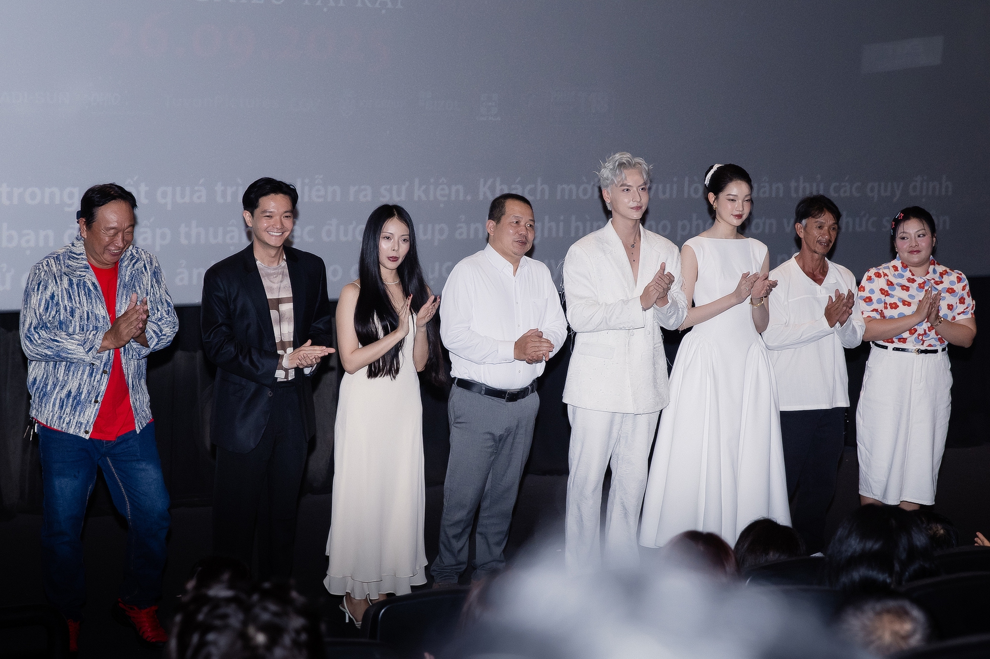 Tuyệt đối đừng xem phim Việt này lúc nửa đêm: Thấy trailer thôi đã rùng mình, nam chính sao mà đẹp thế- Ảnh 11.