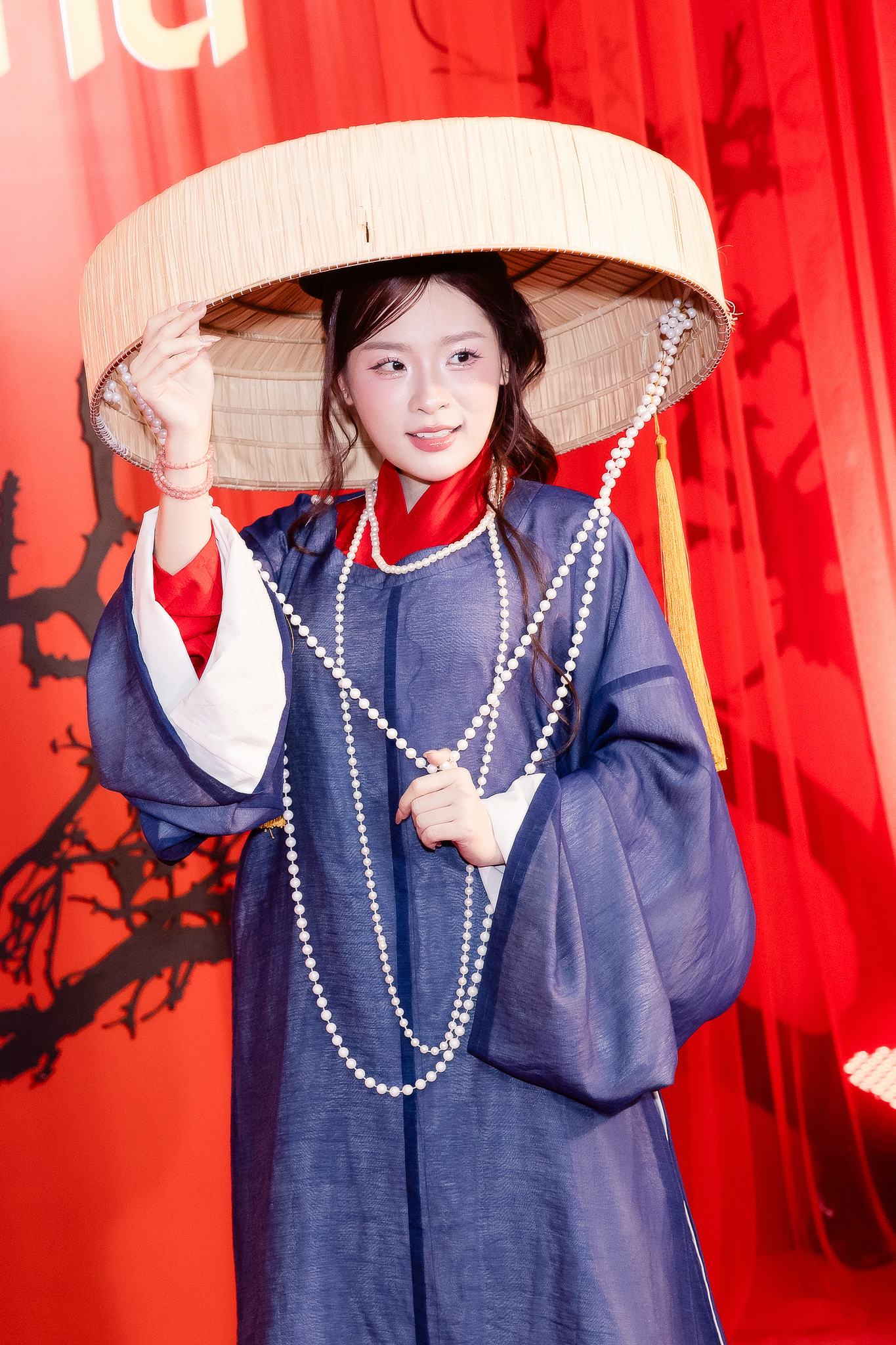 Màn lột xác gây sốc nhất Vbiz: Mỹ nam gầy như “ma đói