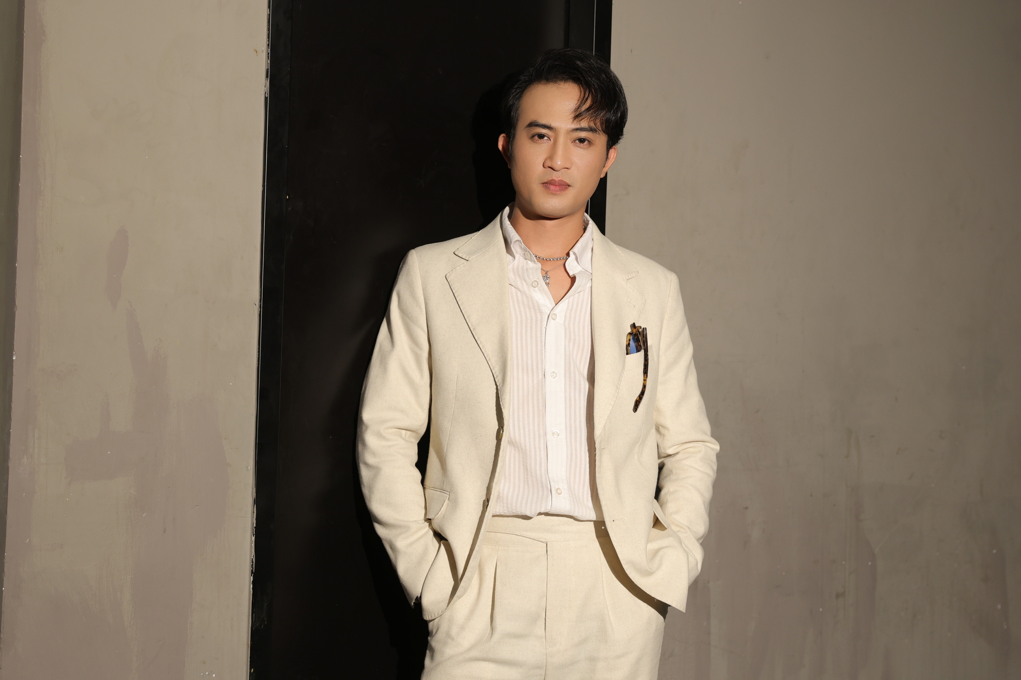 Thảm đỏ HOT nhất hôm nay: Doãn Quốc Đam lên đồ đúng chuẩn tổng tài, Quỳnh Châu - Trâm Anh hóa nàng thơ ngọt ngào- Ảnh 2.