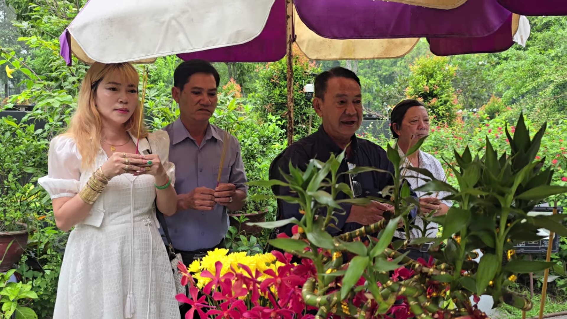 Bạn thân cố NSƯT Vũ Linh lên tận mộ, nói một điều ít ai biết- Ảnh 2.