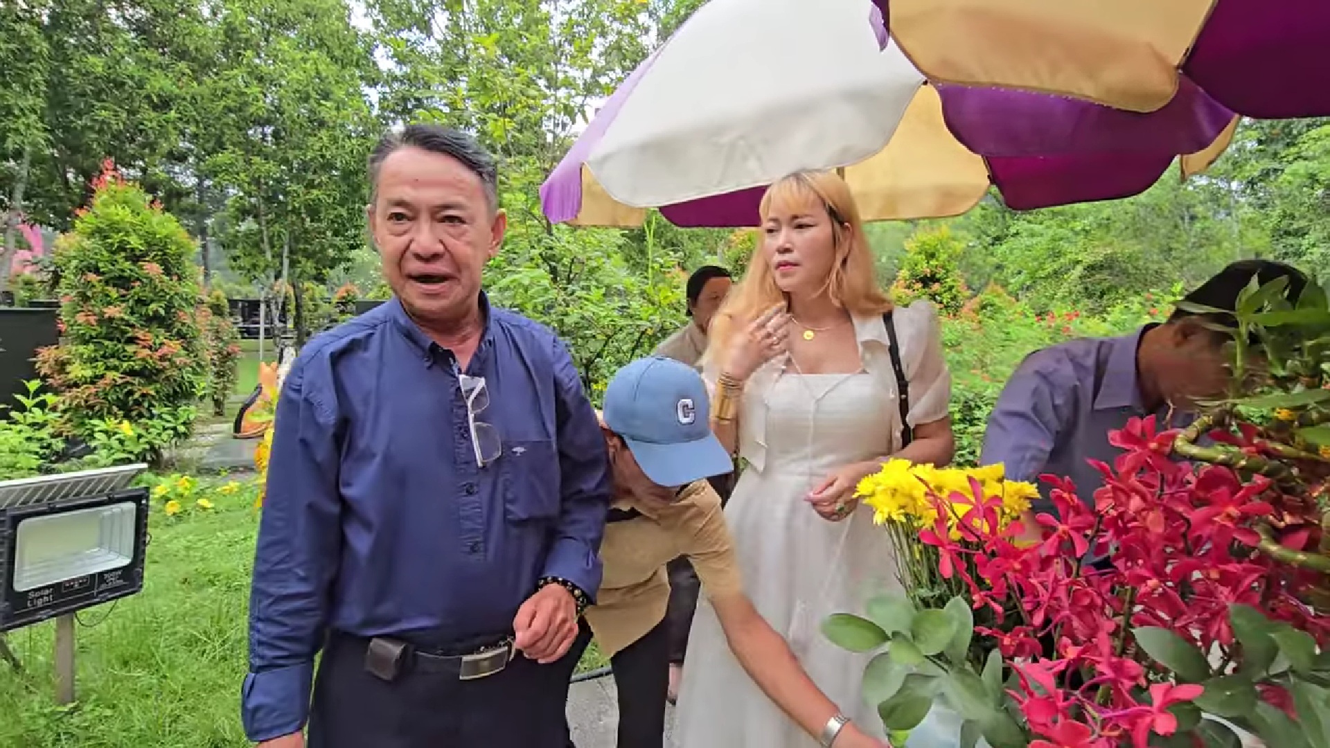 Bạn thân cố NSƯT Vũ Linh lên tận mộ, nói một điều ít ai biết- Ảnh 1.