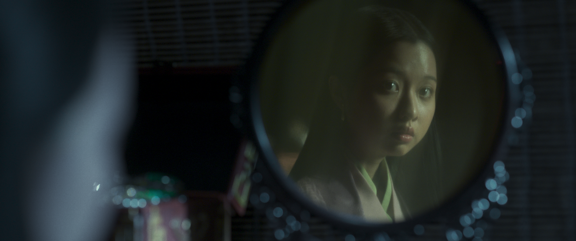 Lâu lắm mới thấy 1 mỹ nhân Việt đóng cổ trang đẹp cỡ này, đến cảnh tơi tả nhất vẫn hoàn mỹ mới tài- Ảnh 6.