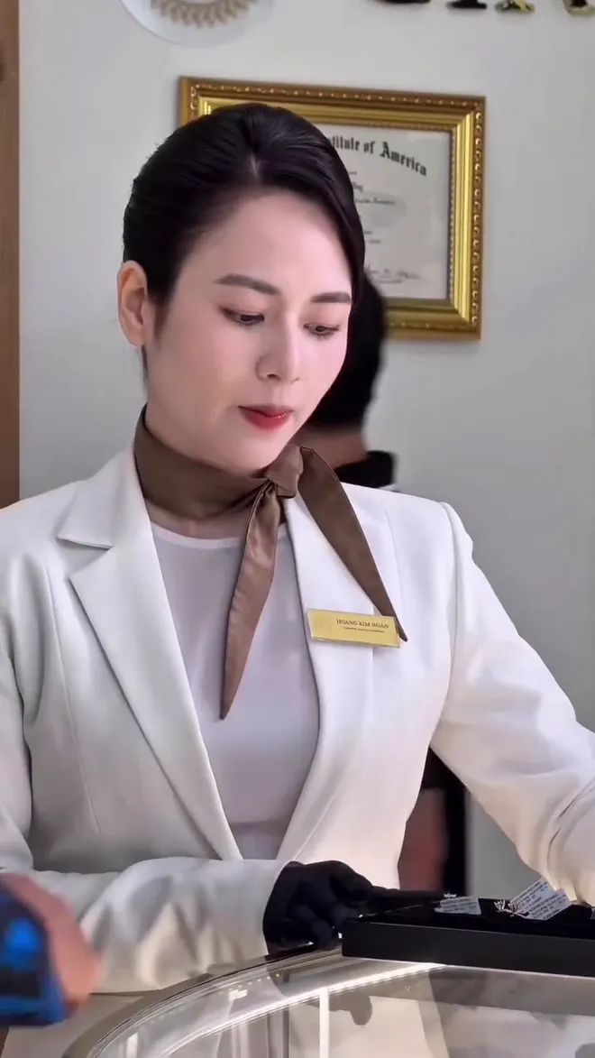 Phim Việt giờ vàng có dàn mỹ nhân đẹp bất bại lúc này: Diễn viên lớn tuổi nhất là người sang nhất!- Ảnh 10.