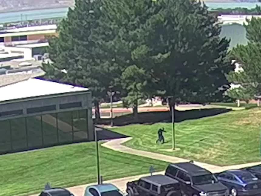 Toàn cảnh phiên điều trần nghi phạm ám sát đồng minh của Tổng thống Trump: Có thể đối mặt mức án tử hình- Ảnh 2.