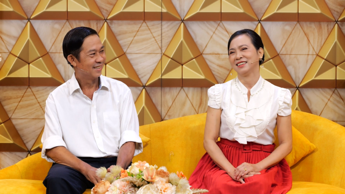 vo-bat-chong-dan-tan-nha-tinh-nhan-de-khang-dinh-chu-quyen-den-nha-nhan-tinh-01-1758792647-97-width700height394 Anh Hùng thừa nhận khi ấy vừa xấu hổ vừa lo lắng.