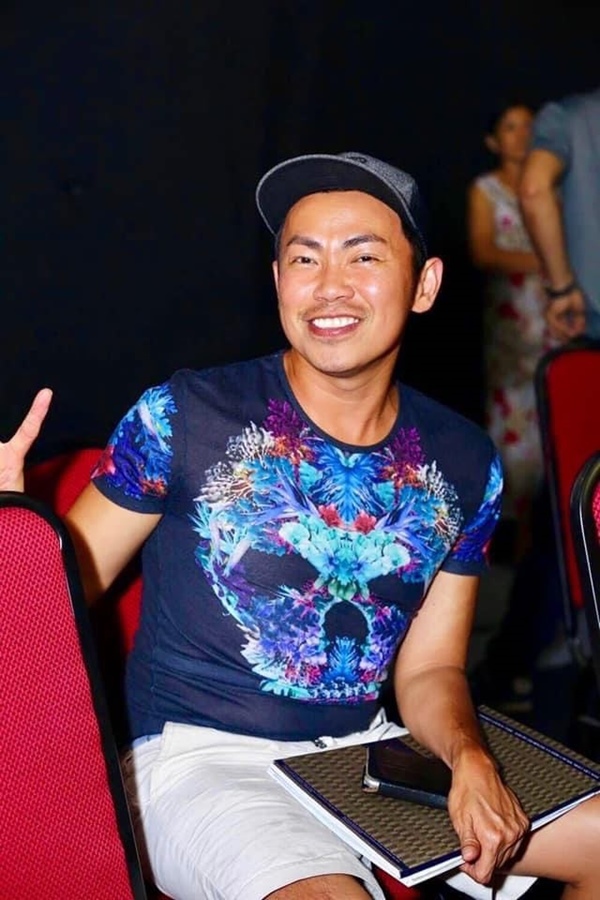 Nam danh hài cả nước biết mặt bị một ông chủ Nam danh hài cả nước biết mặt bị một ông chủ