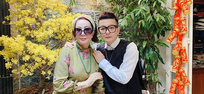 Cuộc sống của nam nghệ sĩ Việt lấy vợ hơn 8 tuổi: Vẫn bên nhau hơn 30 năm dù không có con- Ảnh 3.