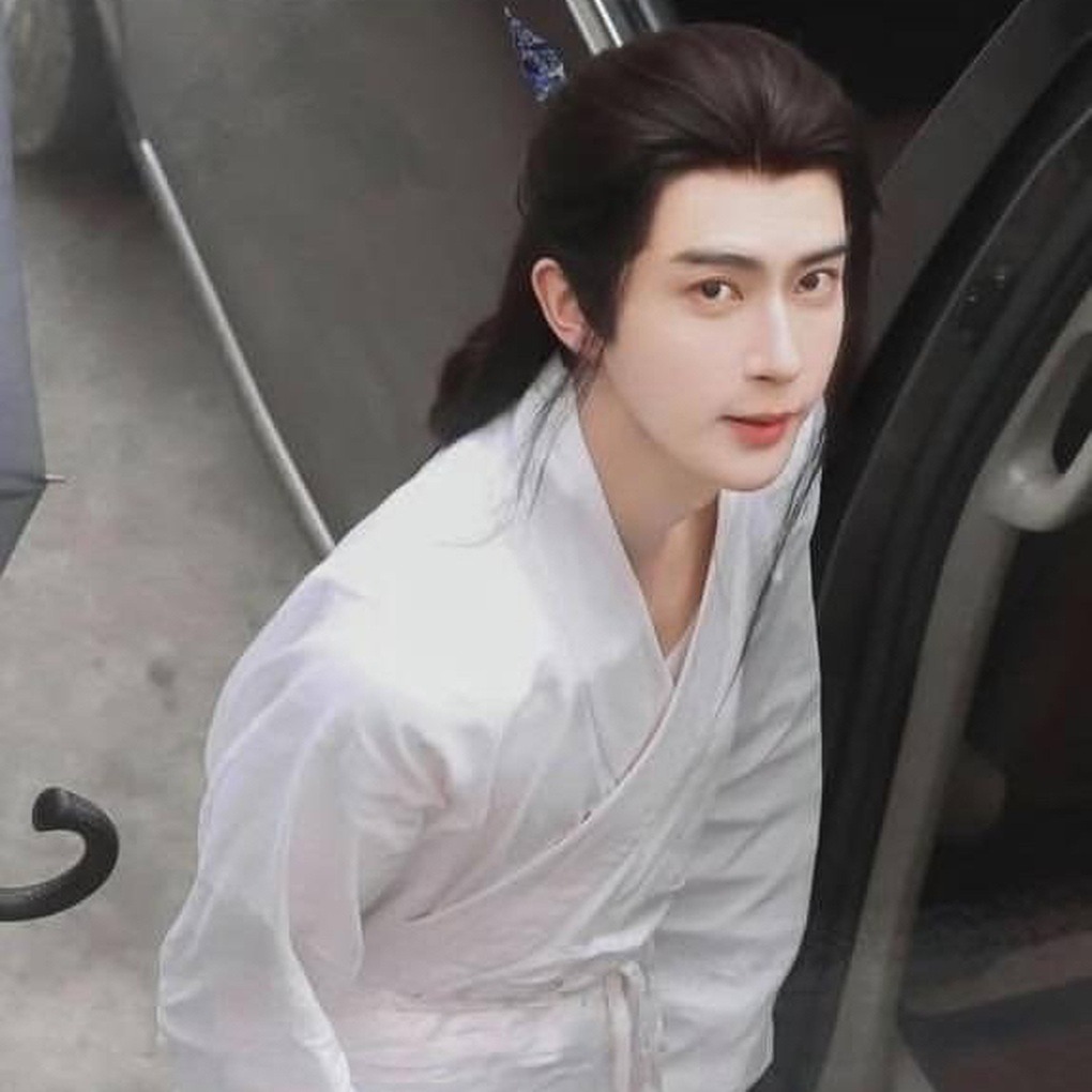 Vụ nam diễn viên ngã lầu tử vong: 1 ca sĩ