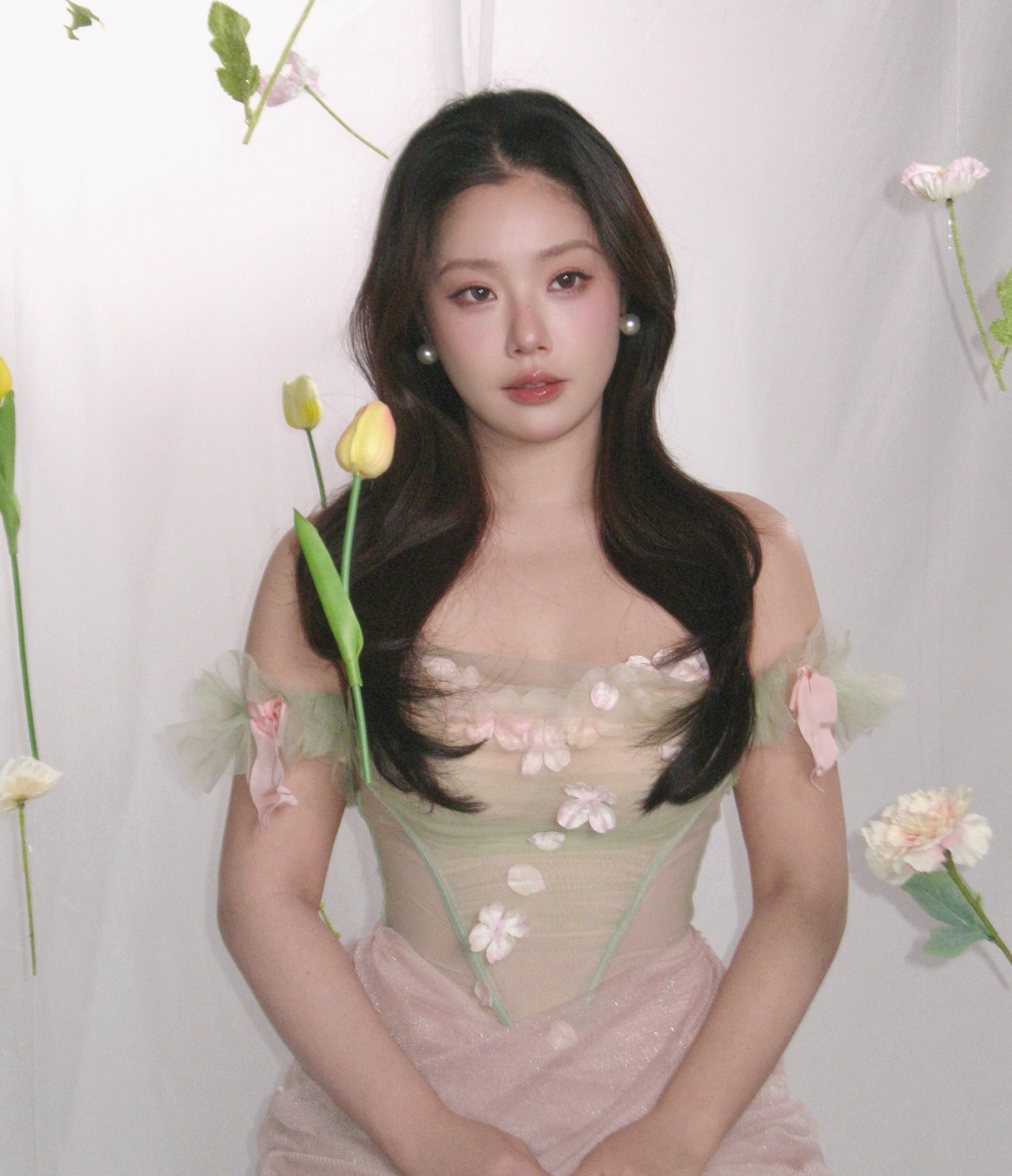 Màn lột xác chấn động cả Trung Quốc: Sao nữ bị tàn phá nhan sắc vì ngộ độc khí gas giờ đẹp như Kim Hee Sun- Ảnh 1. Màn lột xác chấn động cả Trung Quốc: Sao nữ bị tàn phá nhan sắc vì ngộ độc khí gas giờ đẹp như Kim Hee Sun- Ảnh 1.