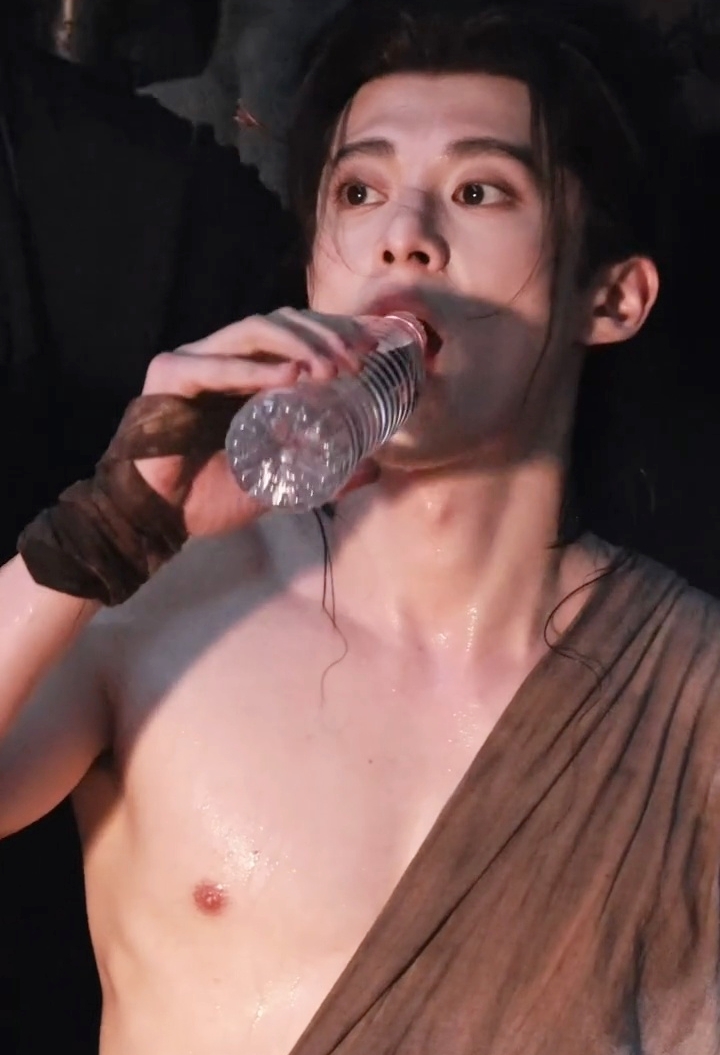 Hiếm lắm mới có mỹ nam được khen đẹp như