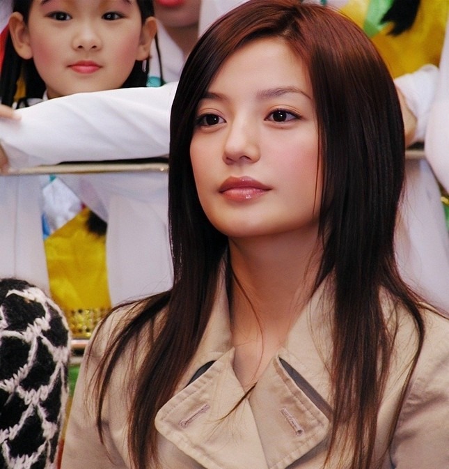 Khó cứu: Triệu Vy sắp ra đường ở vì chồng tỷ phú báo hại- Ảnh 4.