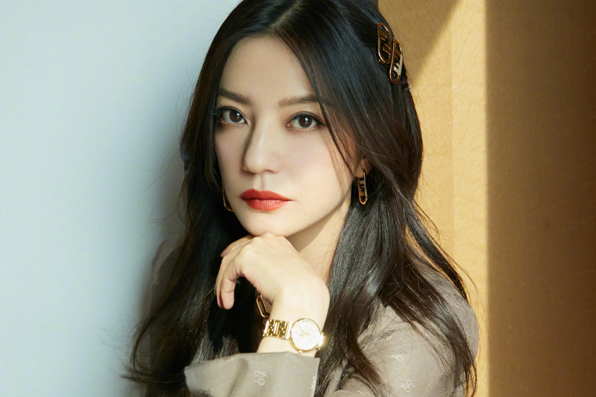 Bức ảnh xấu hổ nhất cuộc đời Triệu Vy- Ảnh 4.