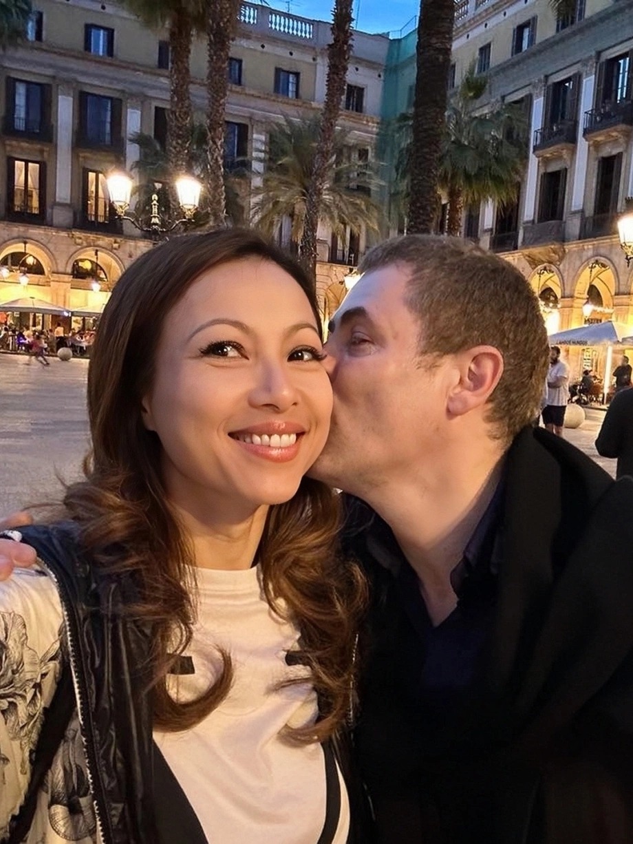 Hoa hậu Việt bán 2 biệt thự ở TP.HCM thu 230 tỷ đồng, sống với chồng giáo sư 15 năm không hôn thú- Ảnh 3.